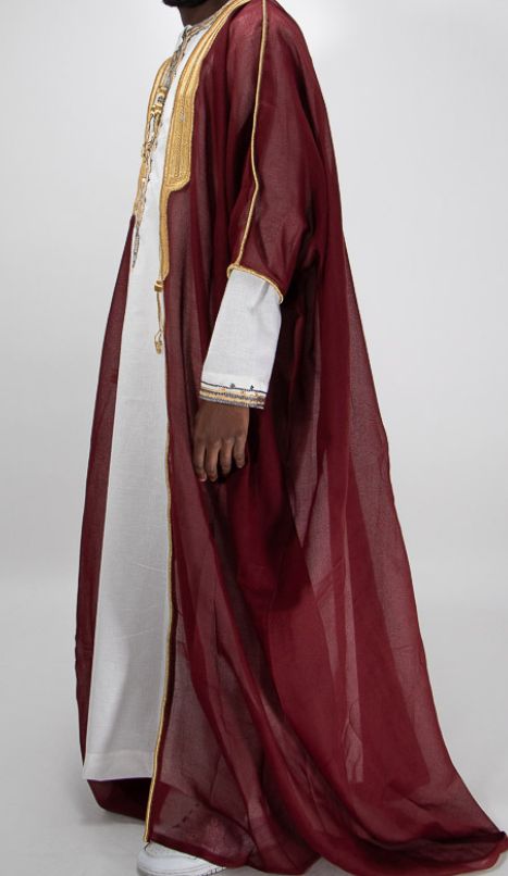 Bisht rouge bordeaux avec écriture