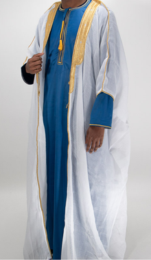 Bisht blanc avec écriture