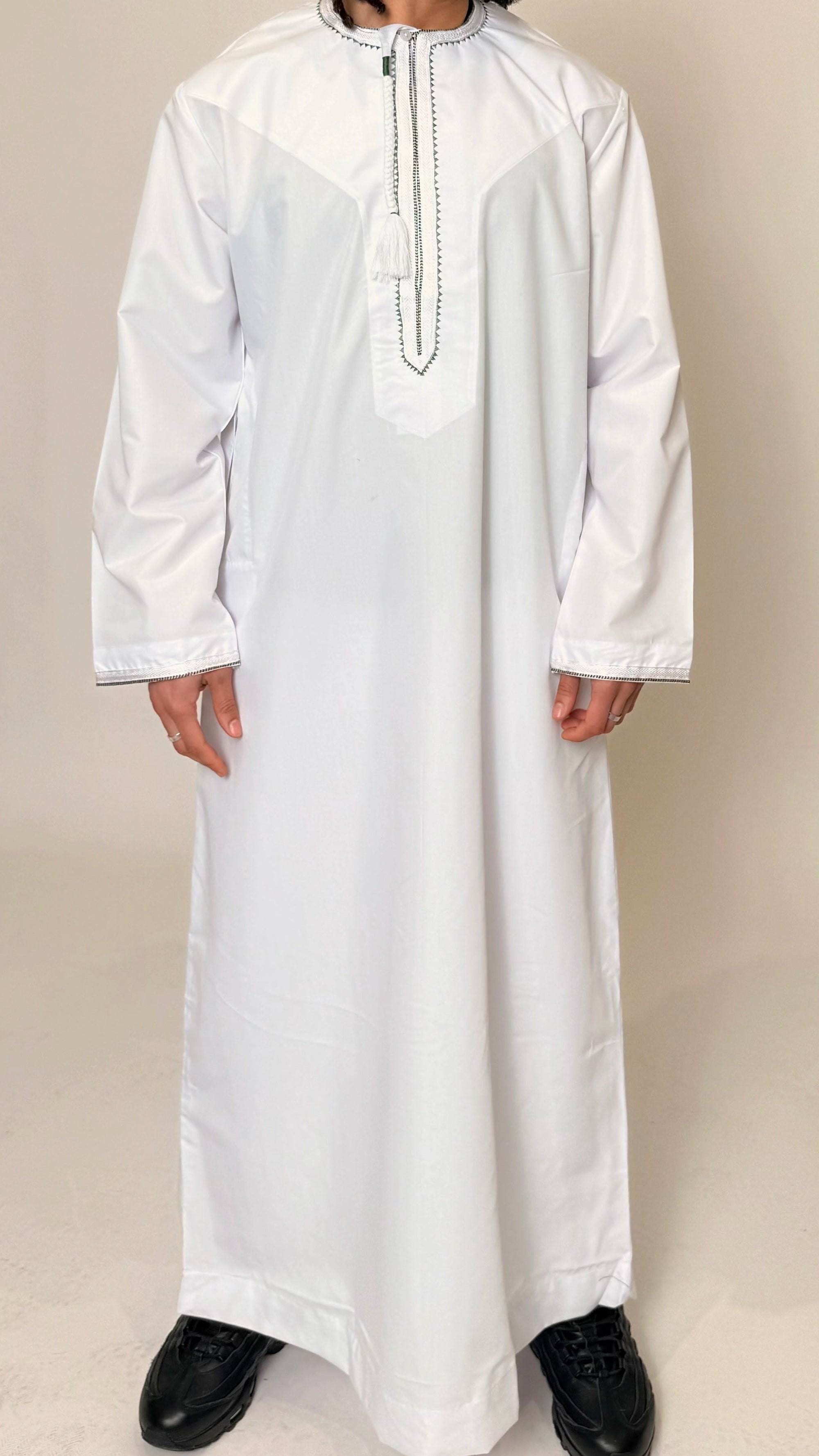 Qamis blanc broderie noir et verte